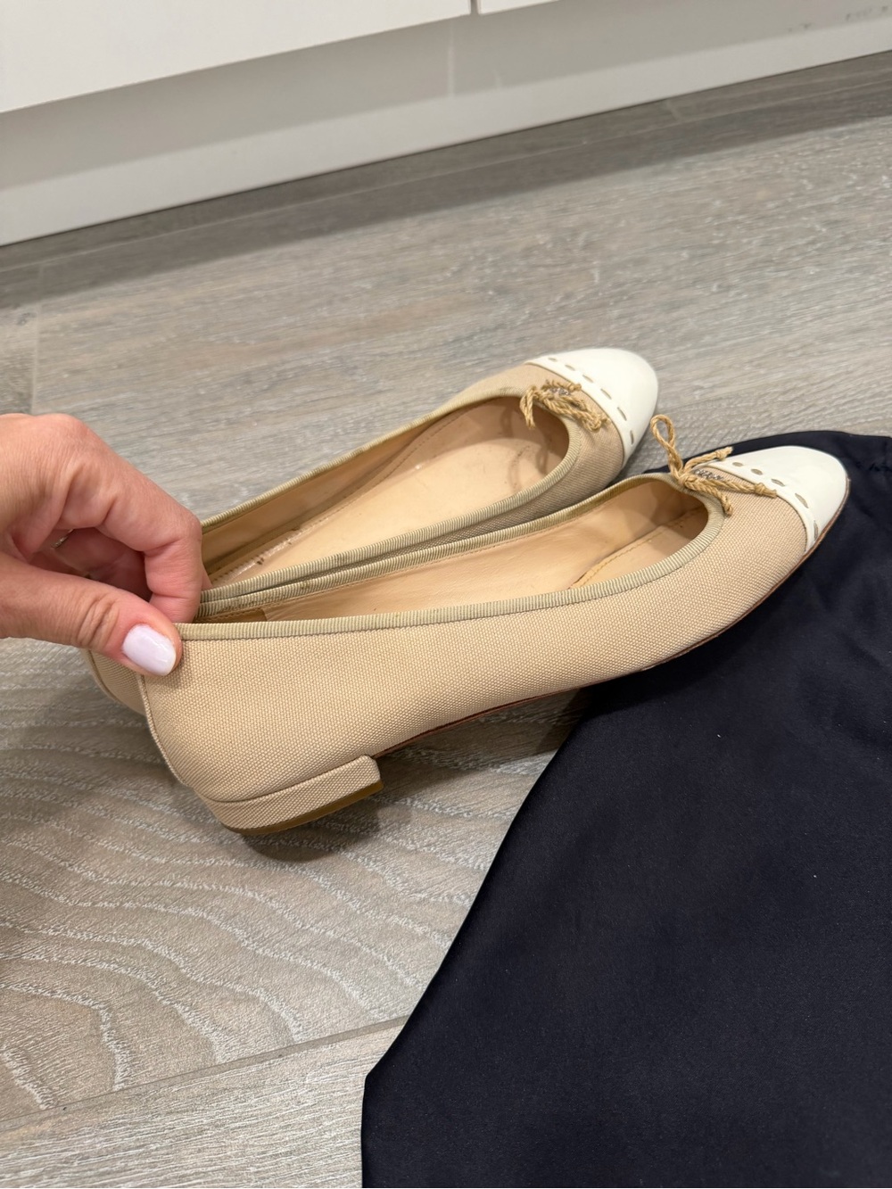 Prada Beige Canvas Ballet Flats with Cream Patent Cap Toe size 8.5/39 - Picture 3 of 6